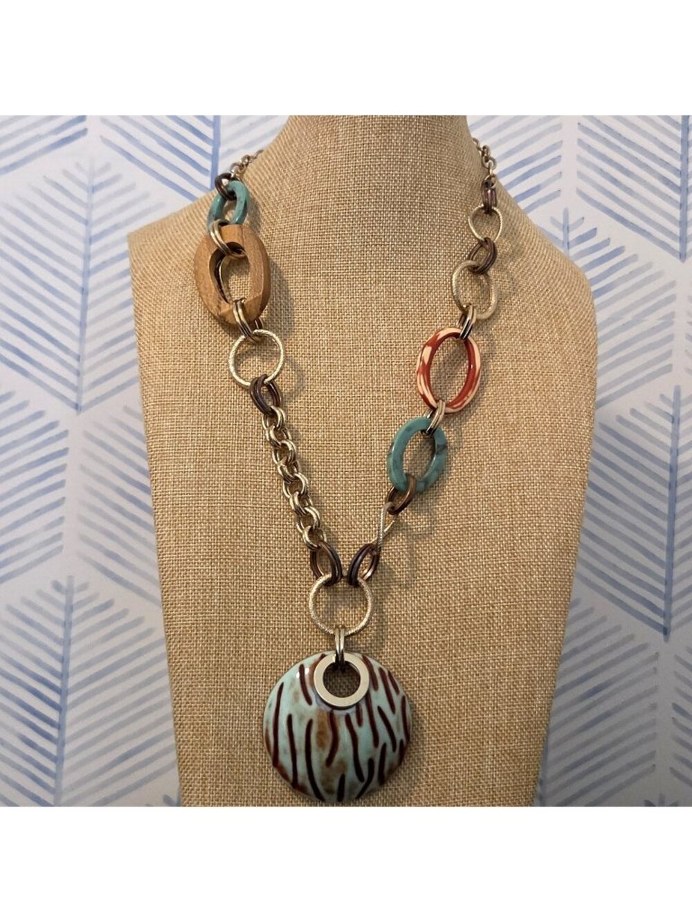Napier Gold Tone Blue Brown Red Acrylic Beaded 30" Necklace